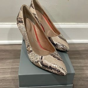 Rockport snakeprint Size 8